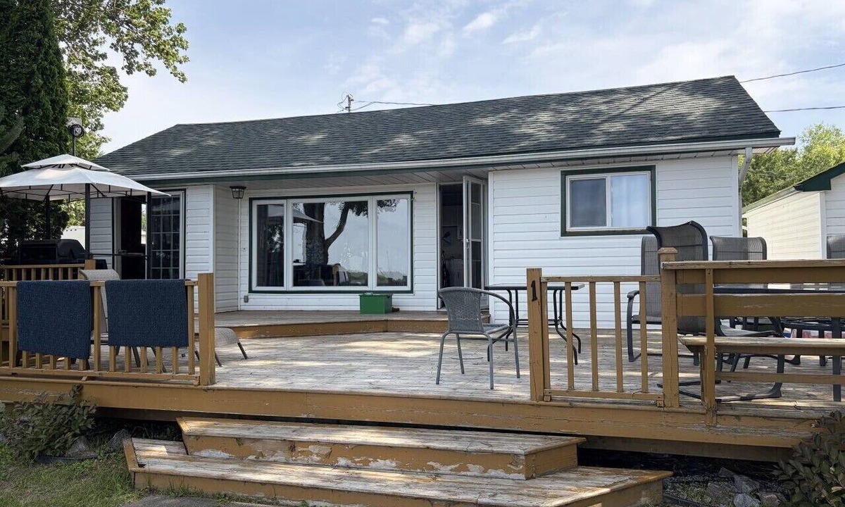 Lavigne Cottage | Rainville Cedar Cottages 5