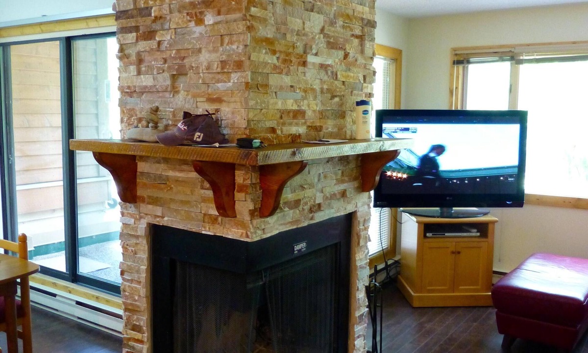 East Kootenay Condo | Recently renovated Main Floor 2 Bedroom/2 Bath Condo backing onto Toby Creek.