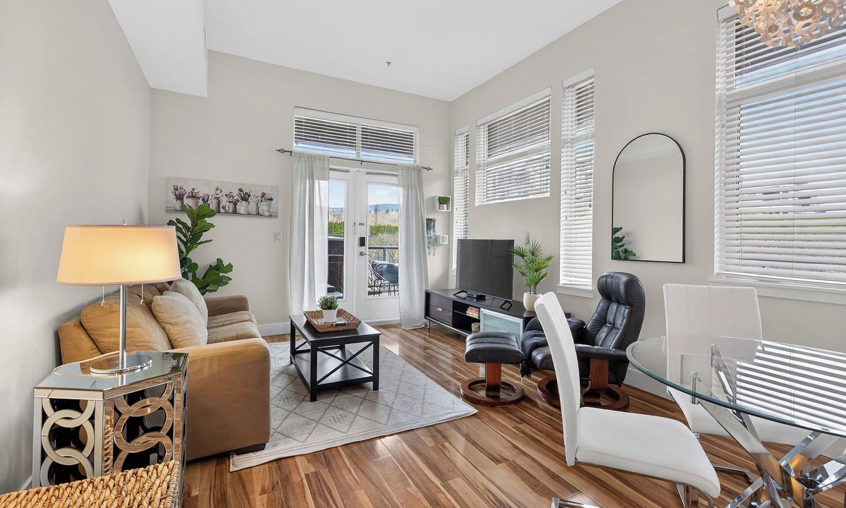 Westbank Apartment | Relax at a lakeside condo at The Cove Resort in West Kelowna. This ground floor 1 bedroom suite features a king bed, queen sofa bed, large private patio & resort amenities. Close to Okanagan Lake beaches, wineries, cafés & downtown Kelowna.