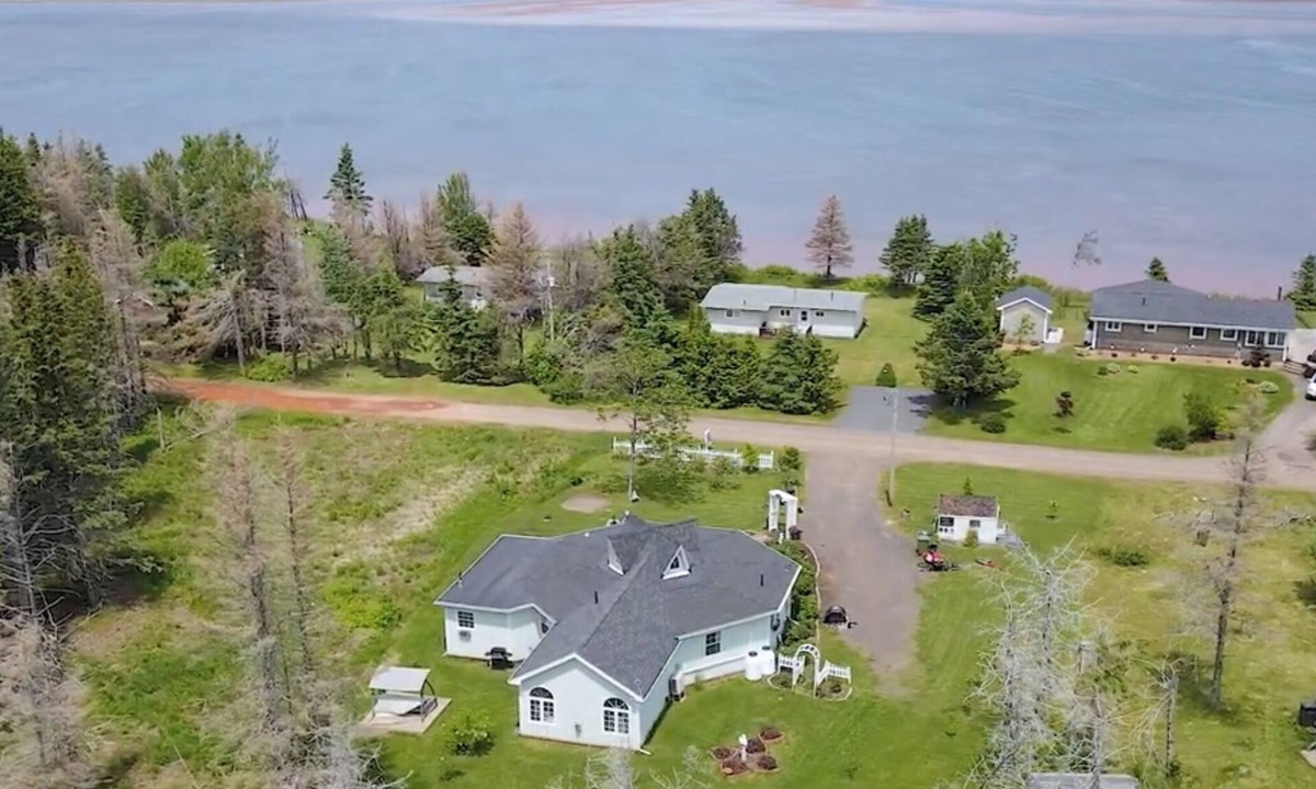West Covehead Cottage | Relaxing North Shore Getaway Minutes from National Park Beaches