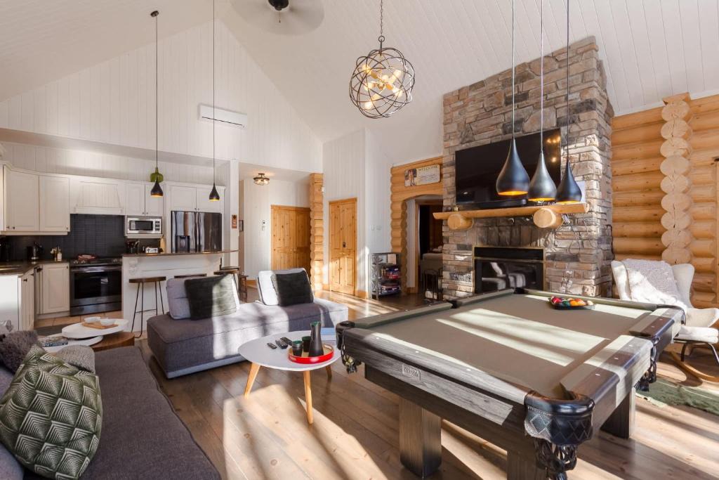 Fiddler Lake Resort Ski Chalet | Relaxing Sauna and Hot Tub, Near Ski Slopes,Trails