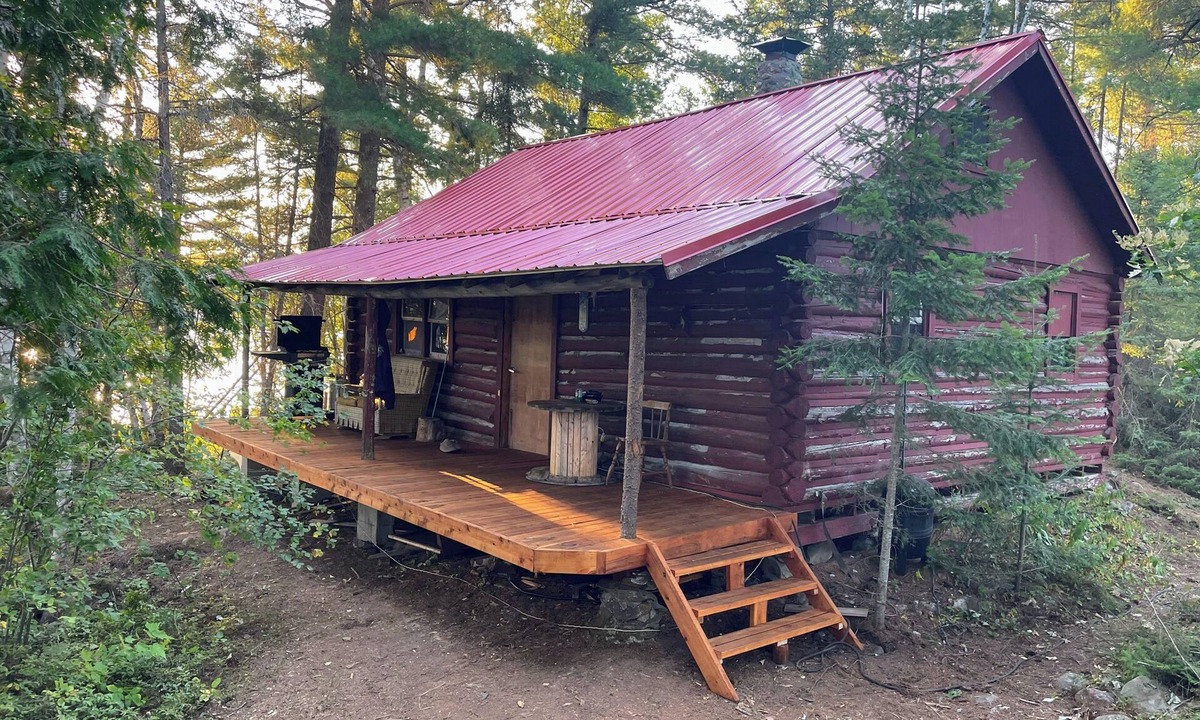 River Valley Cottage | Remote off grid island with log cabin and great fishing, water access only.