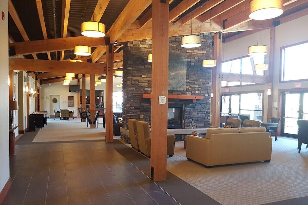 Lindell Beach Cottage | Resort Style Cottage at Cultus Lake - ++ amenities - perfect for families