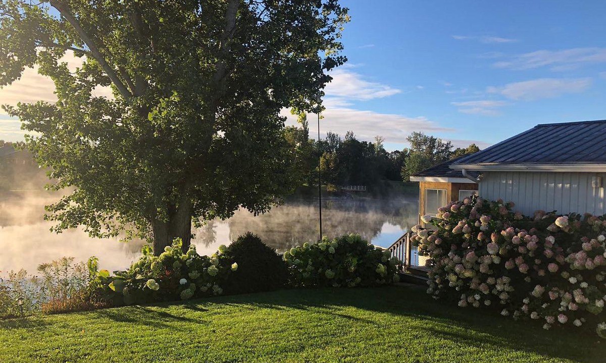 Sturgeon Falls House | River Gem! A little piece of waterfront paradise with a cozy river home.