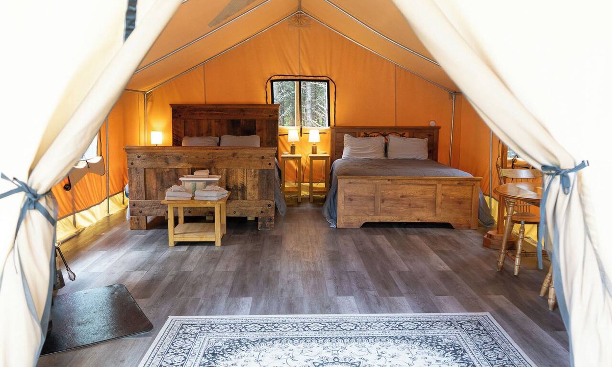 Saint Patrick RV Rental | Safari Glamping Tent! Forest Retreat & Hot Tubs!