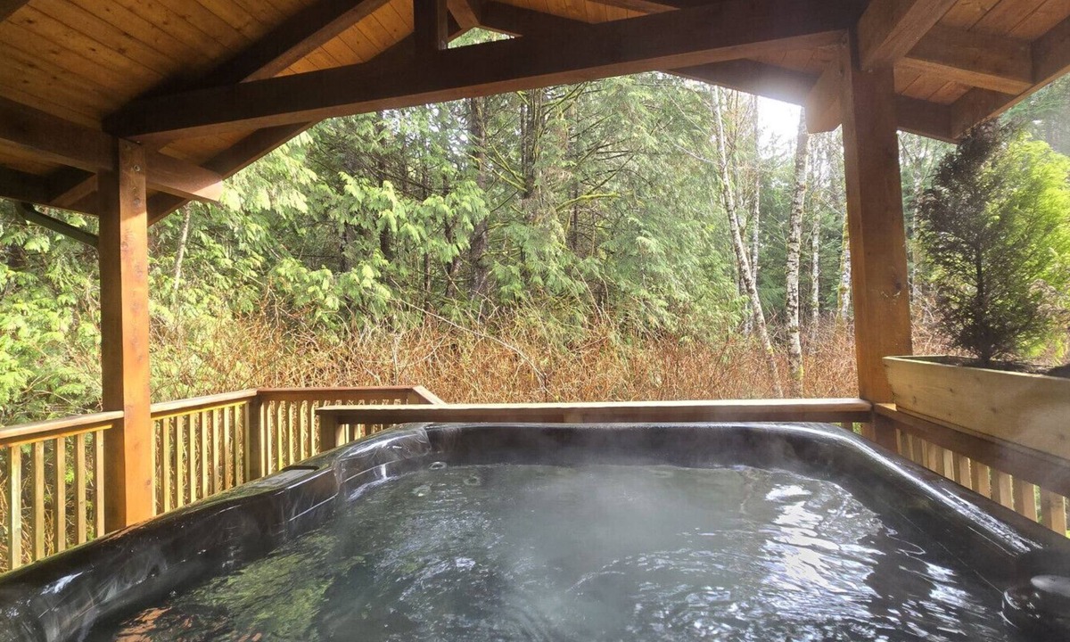 Ucluelet Cabin | Salal Cabin by Evergreen Forest Cabins