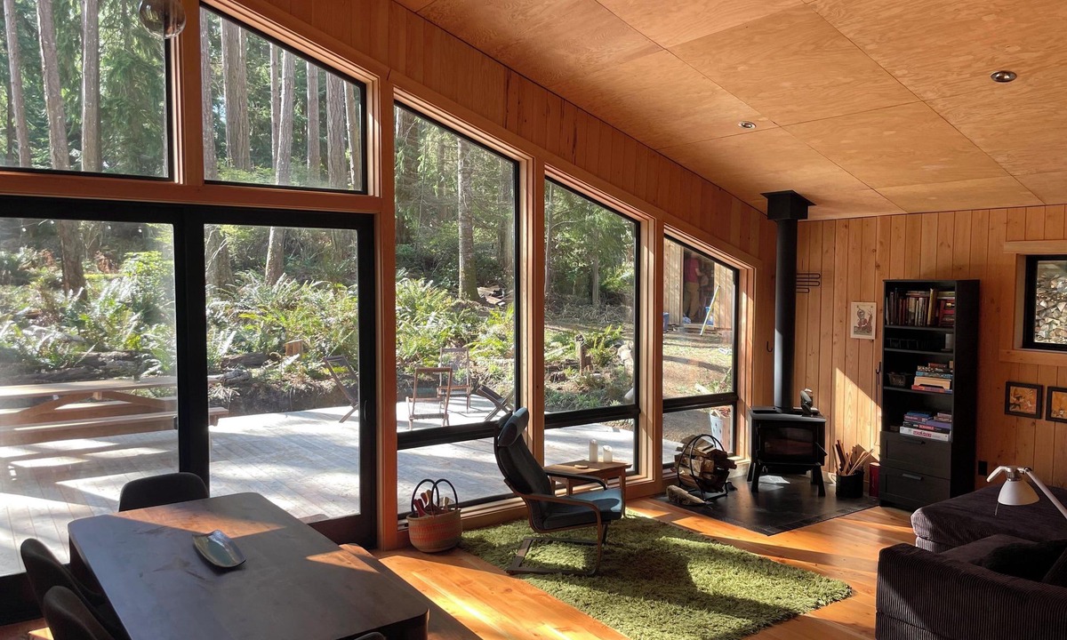 Savary Island Cabin | Savary Mid Island Modern