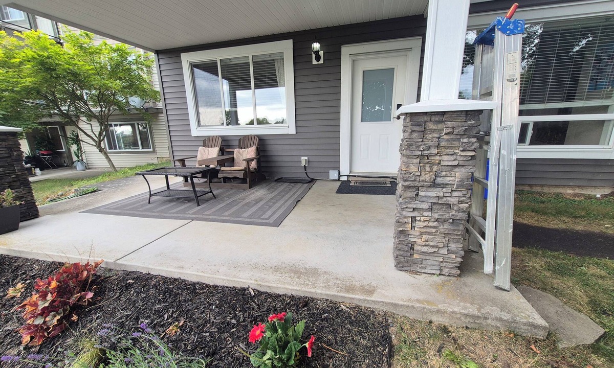 Lower Sumas Mountain Apartment | Scenic 2 bdrm walkout suite with shared hot-tub, outdoor pool, and view of park.