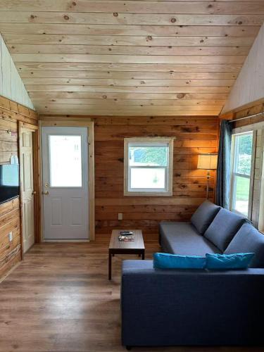 Stanhope Villa | Sea breeze Retreat-Family-Friendly 3BR Waterfront Cottage with Private Deck