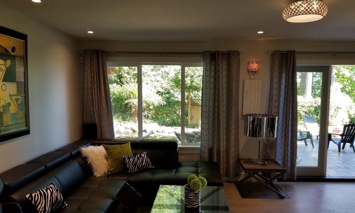 Delta House | Sea-View Eagle's Nest . 1 bedroom Luxury Guest Suite with Patio area
