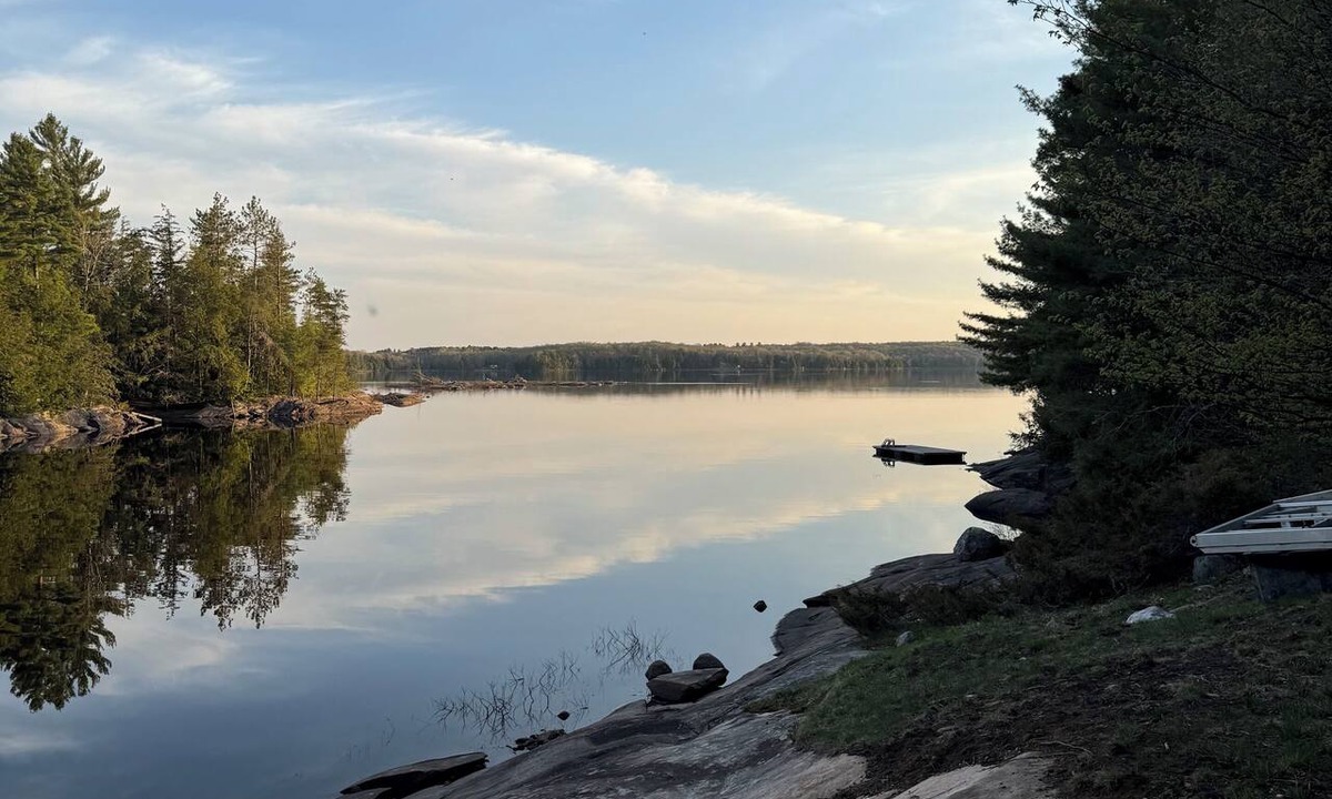 Whitestone Cottage | Secluded Lakeside Cottage in Beautiful Whitestone