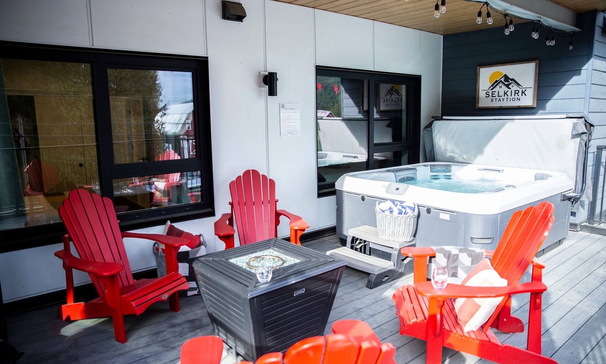 Revelstoke Apartment | Selkirk Staytion - Stylish Condo with Hot Tub