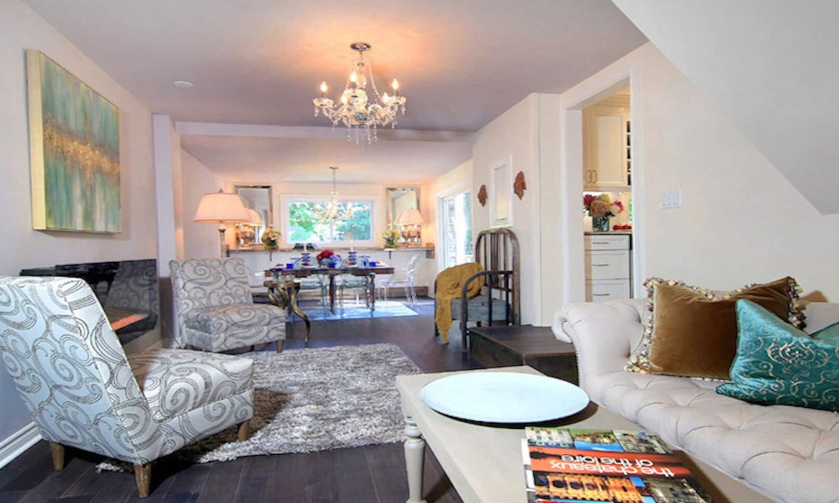 Historic Old Town House | SHAKESPEARE COTTAGE BY THE LAKE In NOTL family friendly, total privacy.