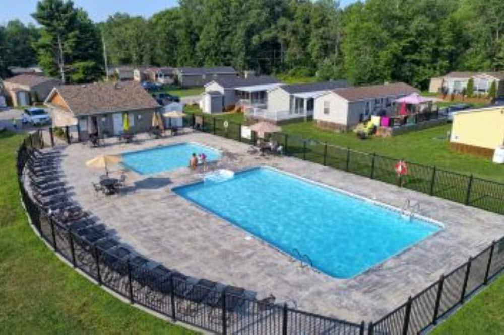 Washago Cottage | Shamrock Bay Resort 3 bedroom cottage in Muskoka