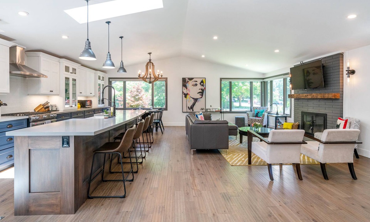 Old Town Historic District House | Single Level Luxury 2 Bdrm w/Ensuites in Old Town ❤️️ Niagara on the Lake