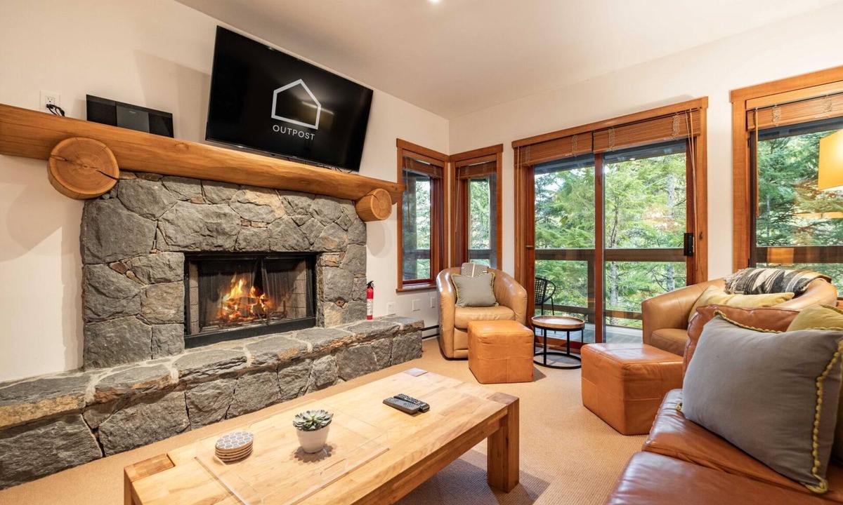 Nordic Estates Condo | Ski in/out | BBQ | Complex pool & Hot tub | Garage