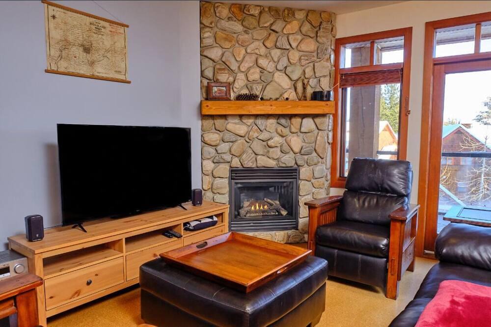 Rossland Condo | Ski in, Ski Out Condo with Hot Tub @ Red Mountain, Rossland