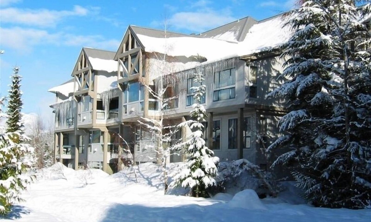 Upper Village Condo | Ski-in/Ski-Out Luxury Condo Greystone Lodge - Hot Tub & Pool