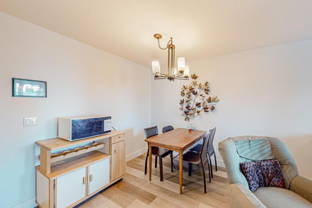 Big White Ski Resort Apartment | SnowCrest Village, Unit 5B