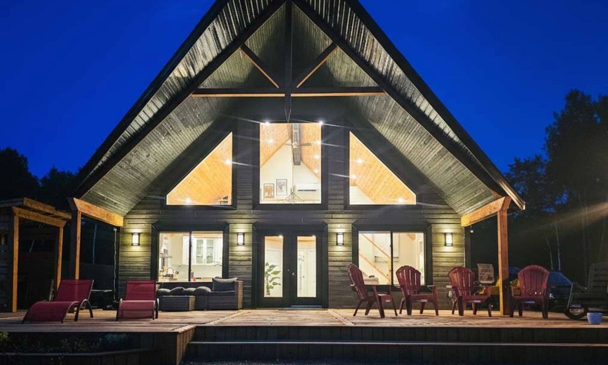 Mansfield-et-Pontefract Ski Chalet | Spa & River | La Biche de Coulonge