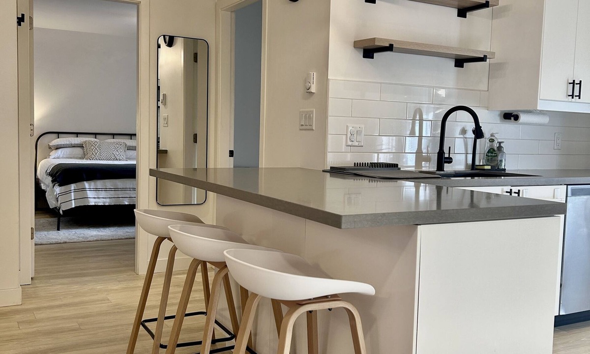 Walnut Grove House | Spacious 1BR+Den | Private | Fireplace | Patio | Pet-Friendly Upon Approval 🐾