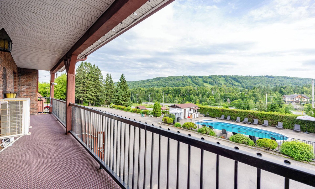 Piedmont Apartment | Spacious 5 Bedroom Apartment near Saint-Sauveur