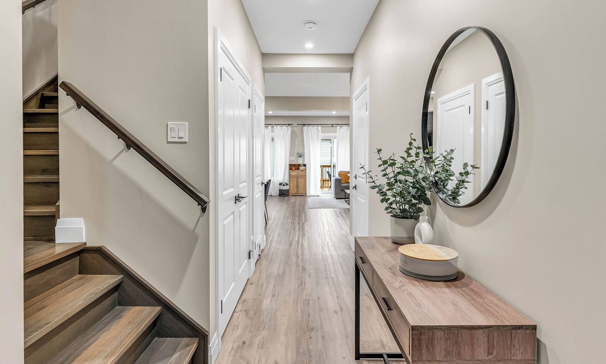Township of Woolwich House | Spacious And Modern 3 Bedroom Stay Near Waterloo - EV Charger, Amenities Nearby!