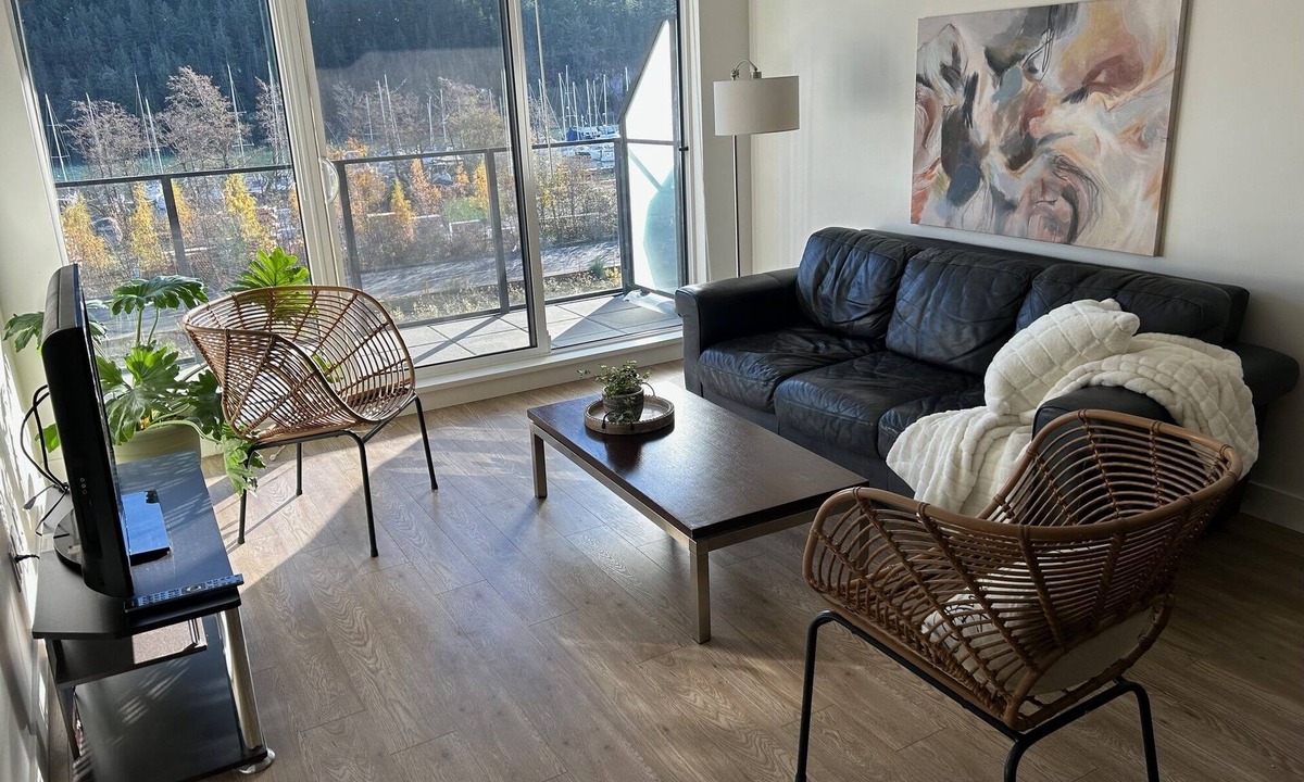 Squamish Apartment | Spacious condo located near WHISTLER, a 35-minute drive in central Squamish.