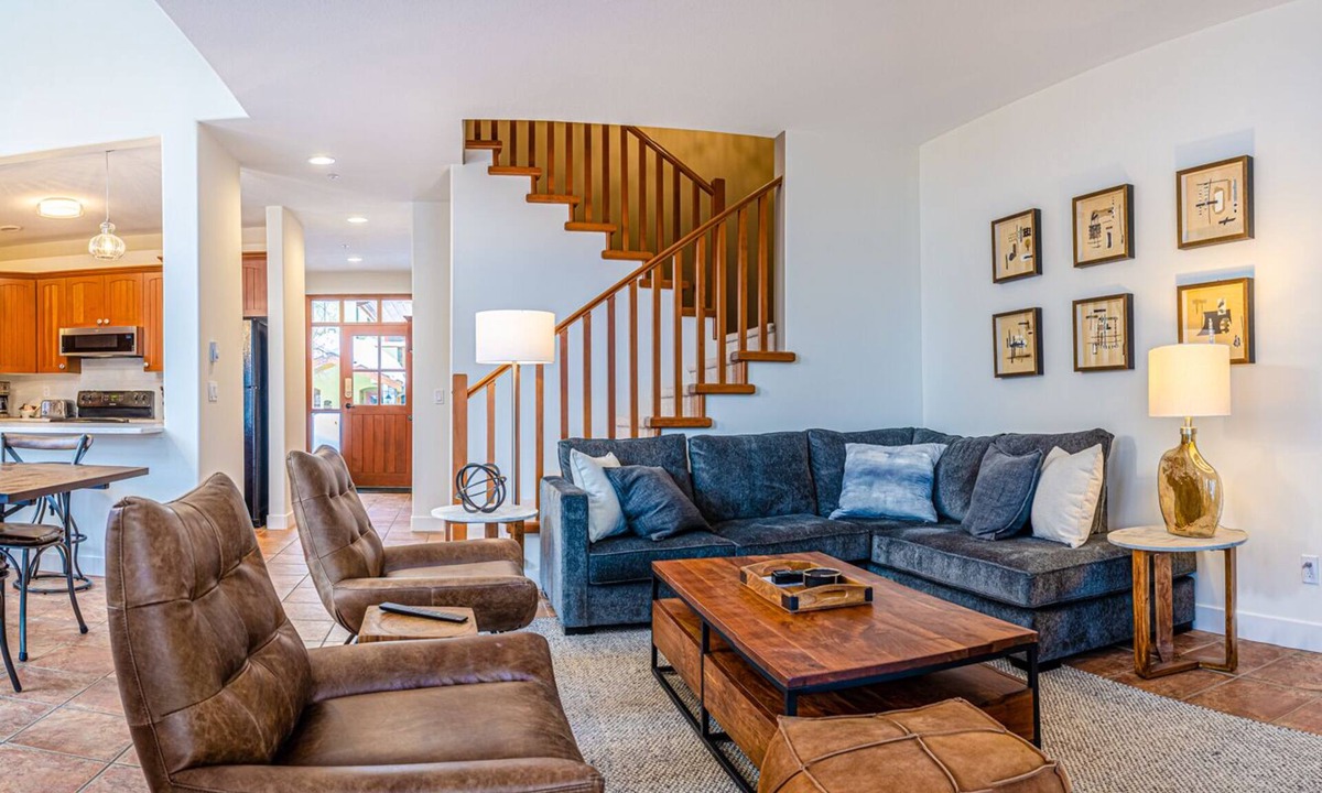 Sun Peaks House | Spacious multi level 4 bedroom + den townhouse with easy access to nearby runs and lift