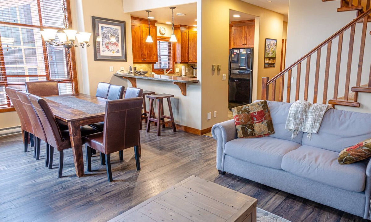 Sun Peaks House | Spacious multi level 4 bedroom + den townhouse, close to ski run, great views of Mt. Morrisey