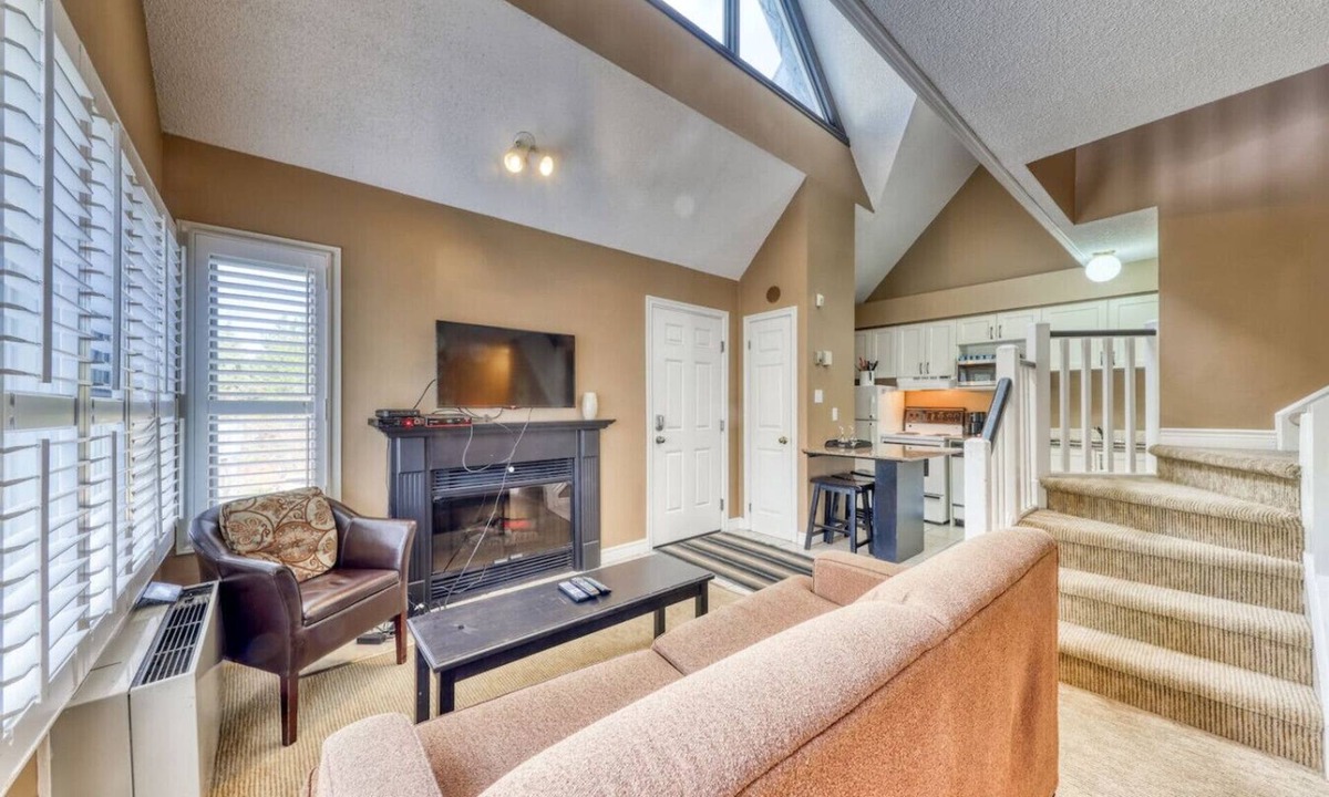 Craigleith Condo | Spacious North Base Condo - Pool, Hot Tub, Tennis