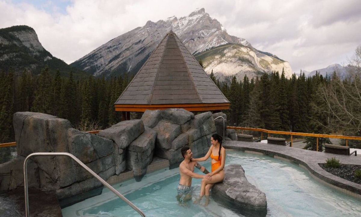 Banff Apartment | Spacious Room | Gas Fireplace + Balcony | EV Chrgr