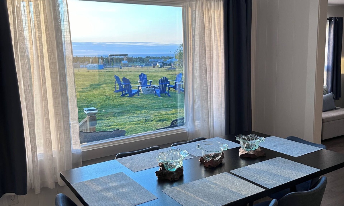 Cavendish House | Stage View Cottage: 5 Minutes to Cavendish Beaches