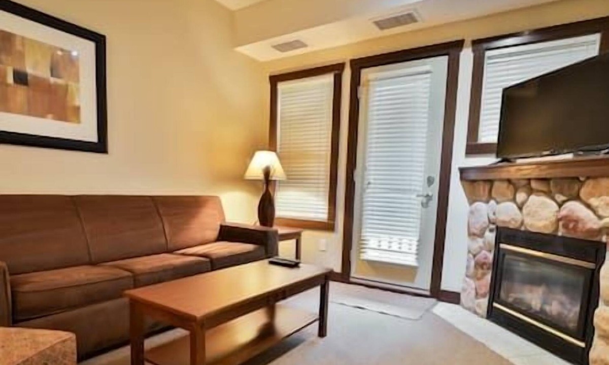 West Fernie Condo | Steam Room & Gym/Hot Tub/Mountain Views