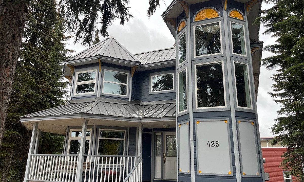 Silver Star Mountain House | Steps from the Skiway, a cozy vacation home for you, your friends and family.