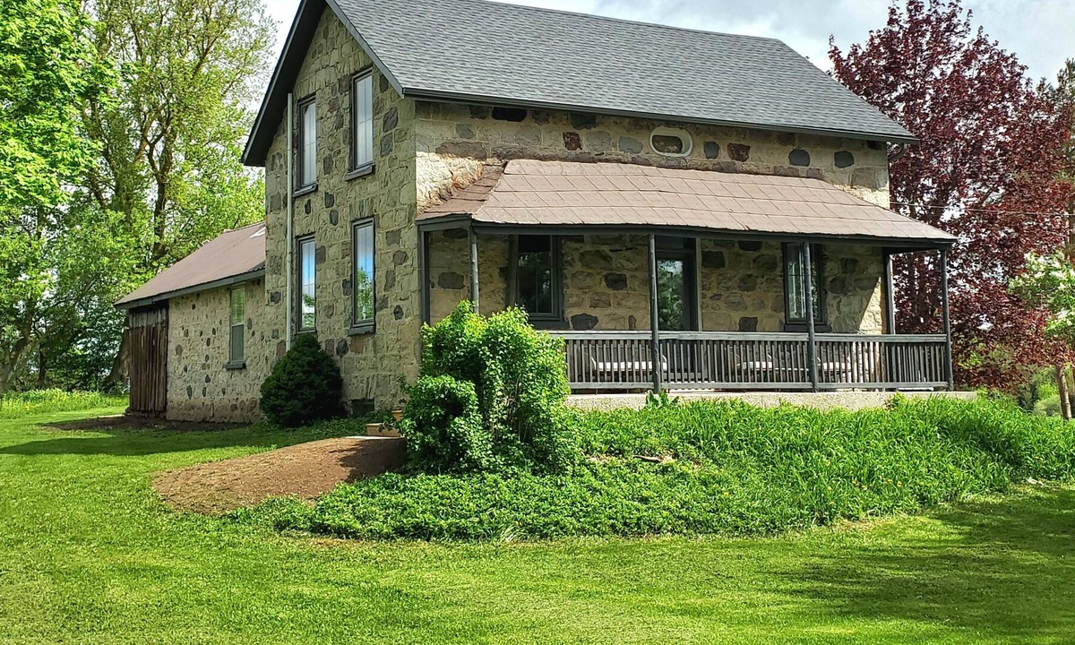West Grey Other | Stone Home Retreat, 3 Bedroom Home in the Country