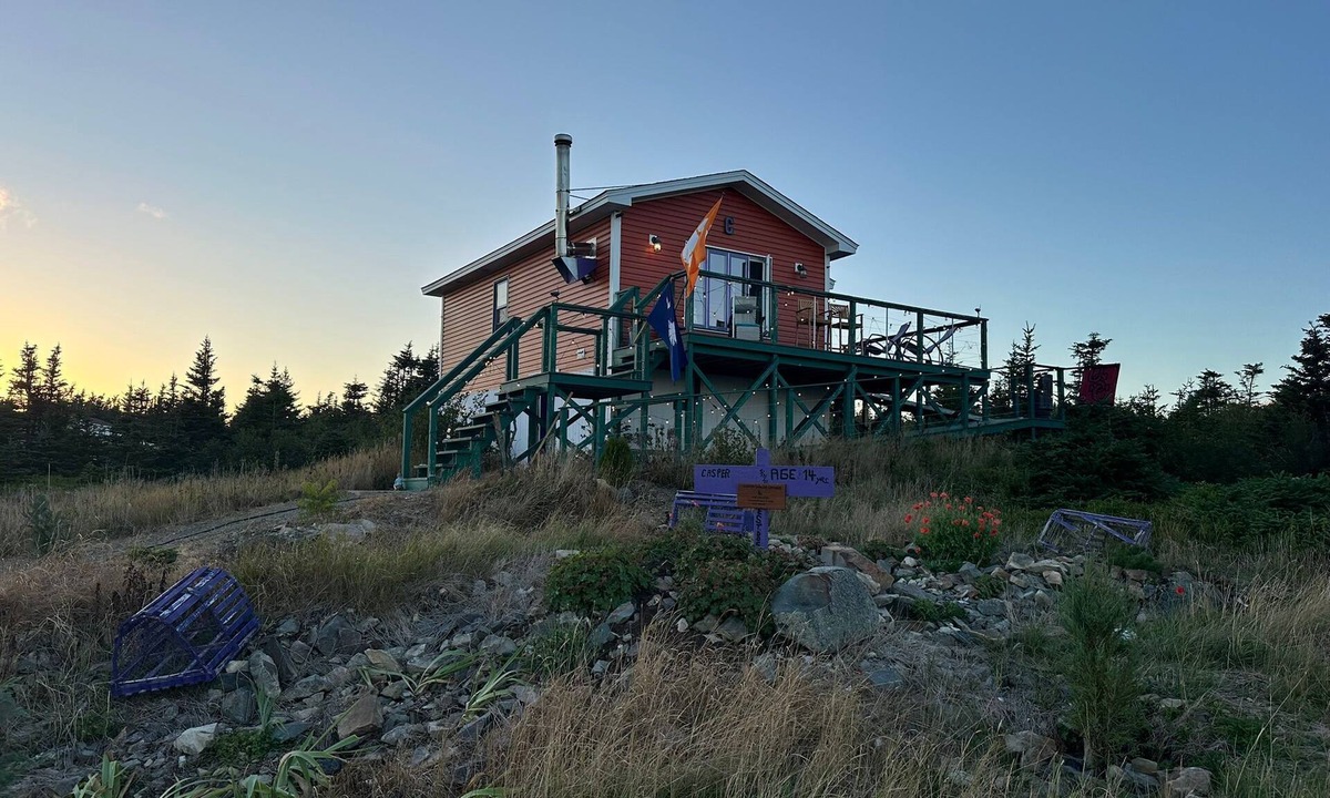 Elliston House | Stunning 1BR Bird Island Overlook near Klondike Trail in Elliston