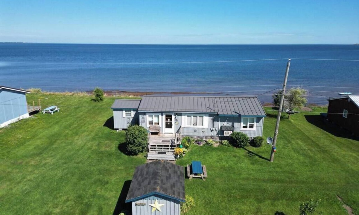 Tatamagouche Cottage | Stunning Beachfront WEEKLY Rental, On Dazzling N.S. North Shore Sunset Trail!