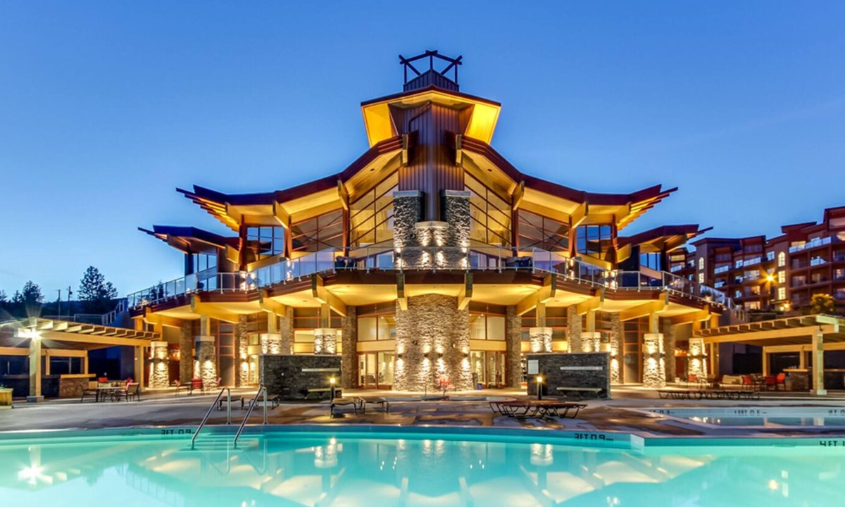 Central Okanagan Condo | Stunning Lake View Condo