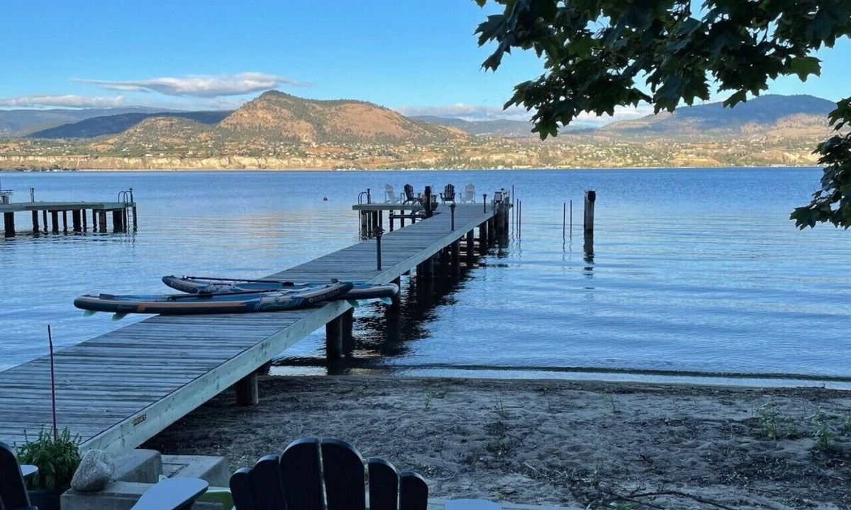 Okanagan-Similkameen Cabin | Stunning Lakefront Cabin in Heart of Naramata Village