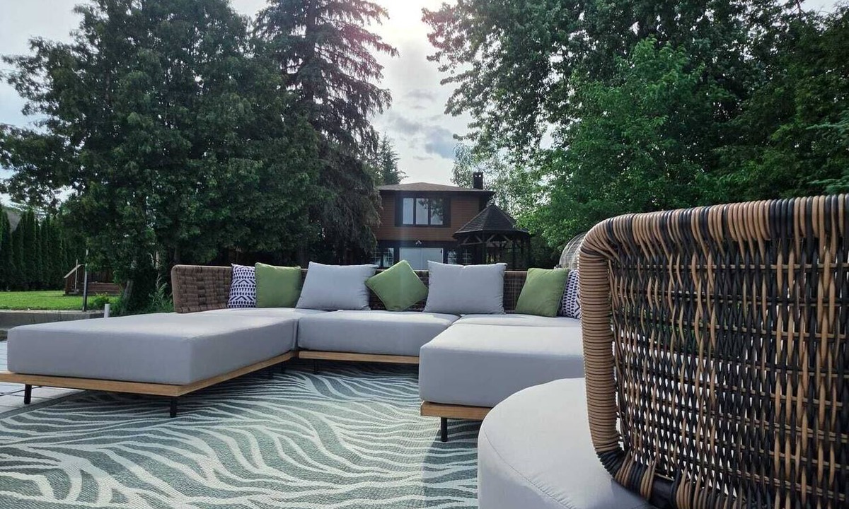 Innisfil House | Stunning private waterfront retreat