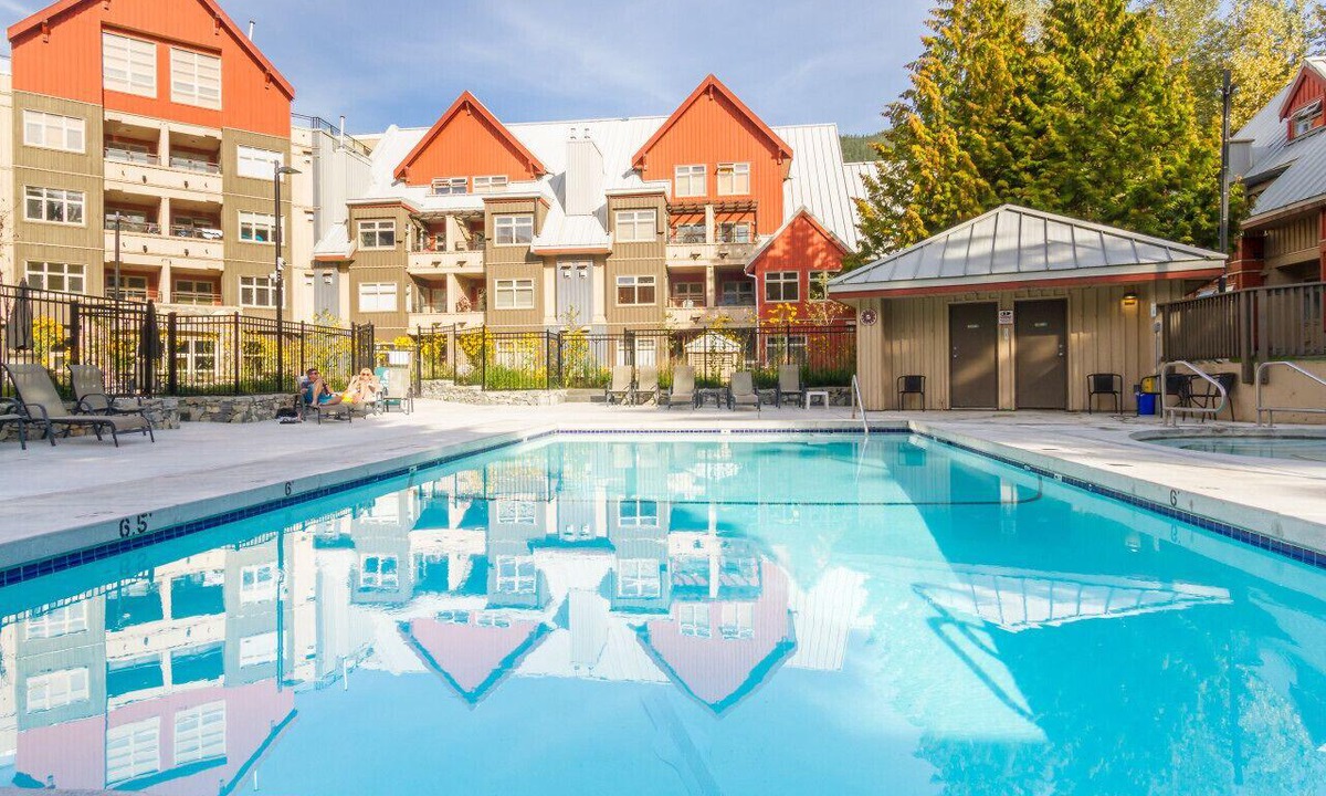 Whistler Creekside Condo | Stylish 1BR-King:Sleeps 6 Comfortably,Hot Tub, Pool & Near Everything-!