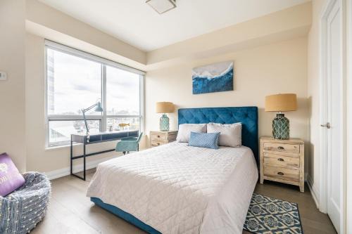 Willowdale Apartment | Stylish 2 BR & Den 2BA with Free Parking