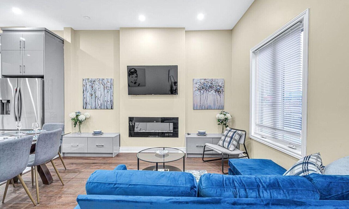Landsdale House | Stylish 5bed Home Near DT/Hospitals/GO/Lake/TiCats