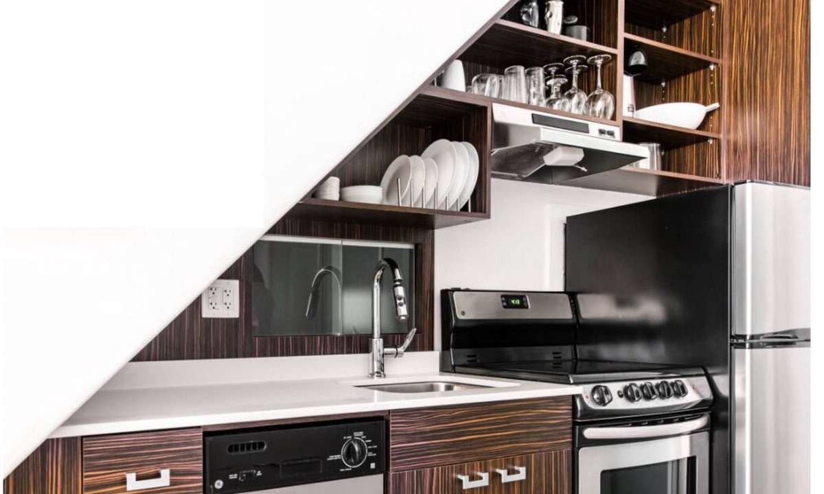 North End Condo | STYLISH DOWNTOWN CONDO NEAR GREAT RESTAURANTS AND CAFES