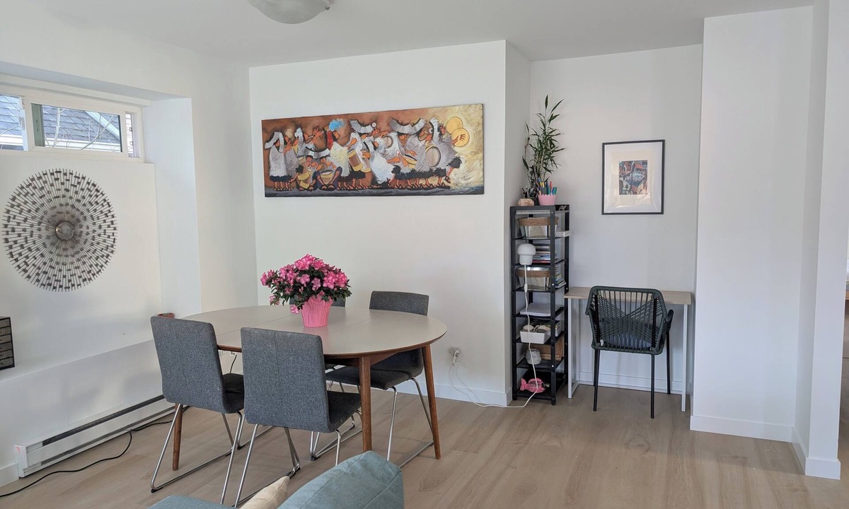 Mount Pleasant House | Stylish Mount Pleasant Townhouse | Walkable, Pet Friendly Stay