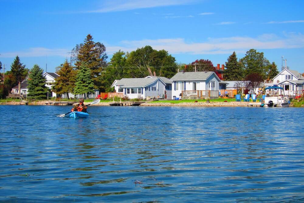 Wellington Cottage | Sweeping Lake View Cottage at Twin Birch in Prince Edward County