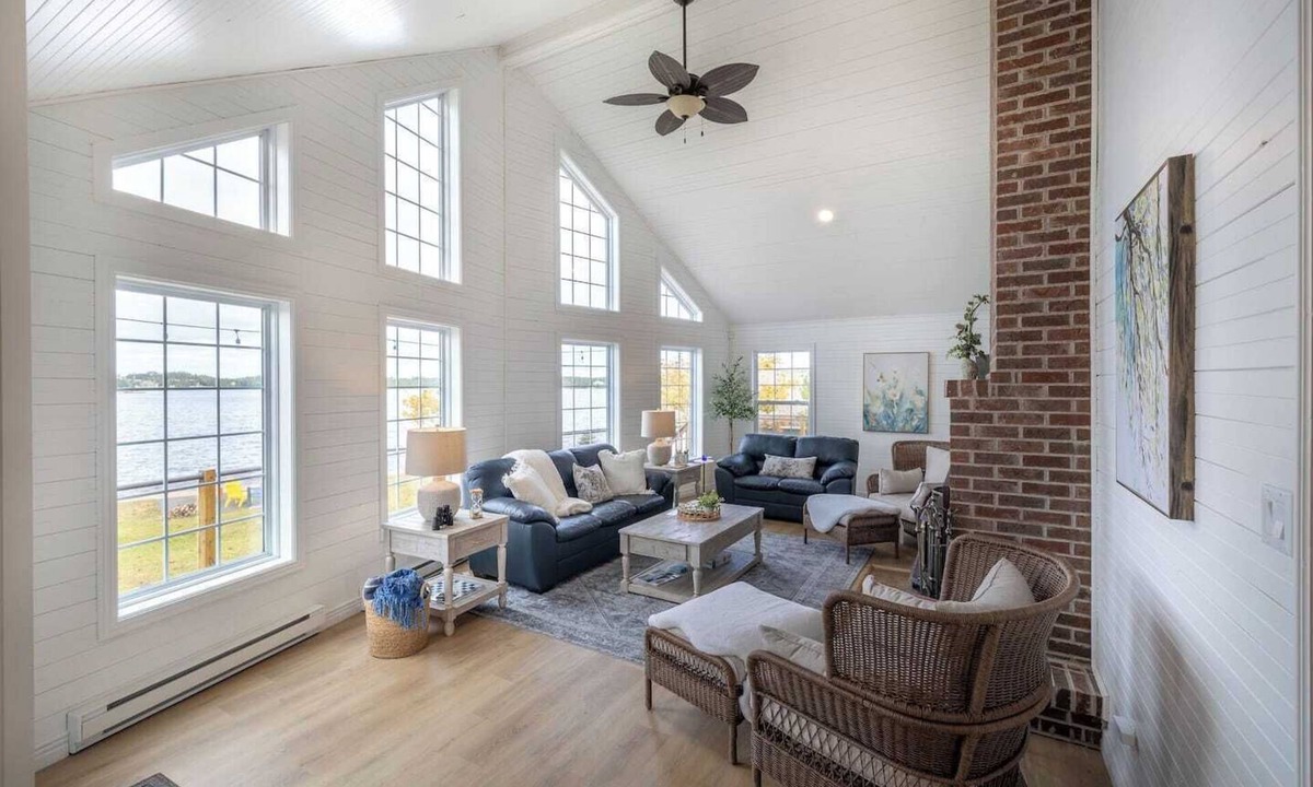 Brigus Junction Cottage | The Bluebird Cottage Lake Front 4Bdrms