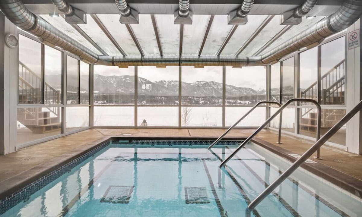 Windermere Apartment | The Bluenose | Indoor Pool & Hot Tub | Beach | Gym