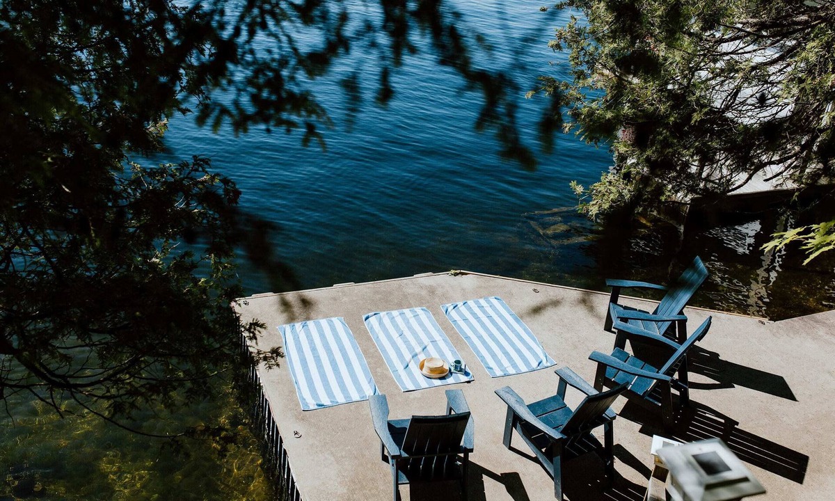Lyndhurst Cottage | The Dance Hall Cottage on Charleston Lake